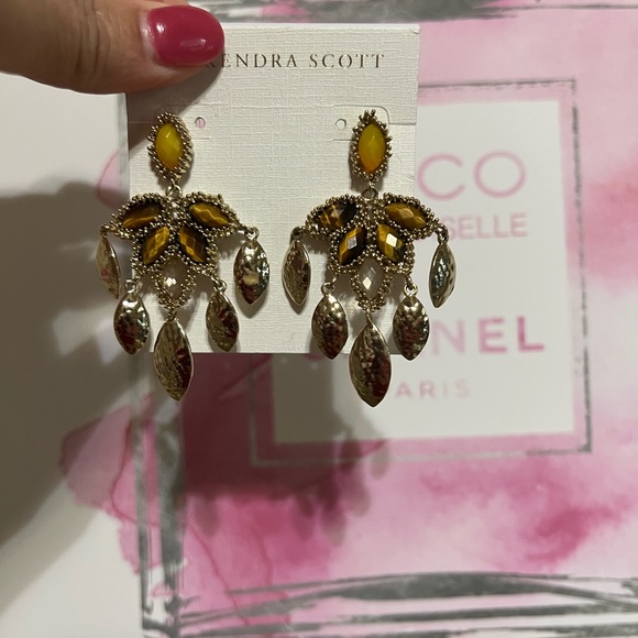 Kendra Scott Jewelry - Kendra Scott | Vintage Nora Earrings in Tigers Eye Mix & Gold